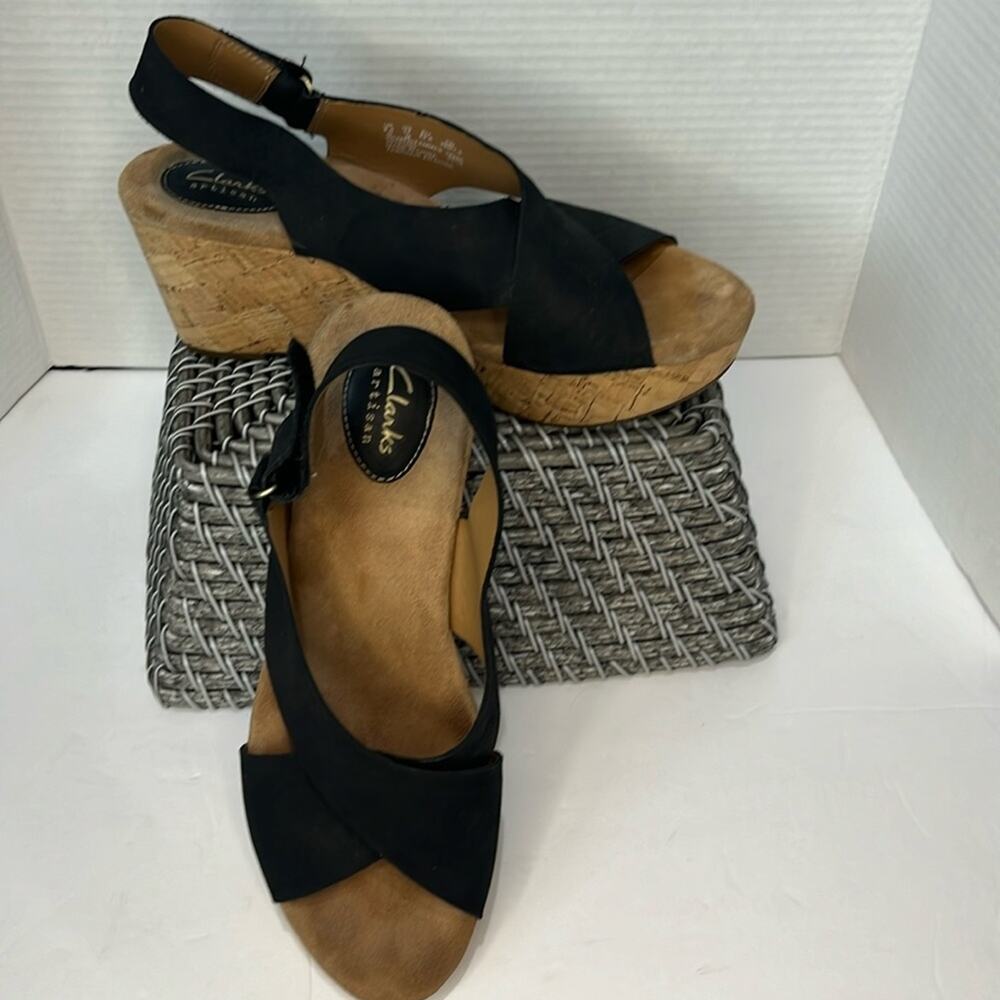Clark’s Caslynn Shae Nubuck Suede  Cross Band Wedge Platform Sandals Size 8.5